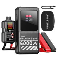 Booster de démarrage AdoreTrip compact avec ses pinces et sa housse, sur fond blanc