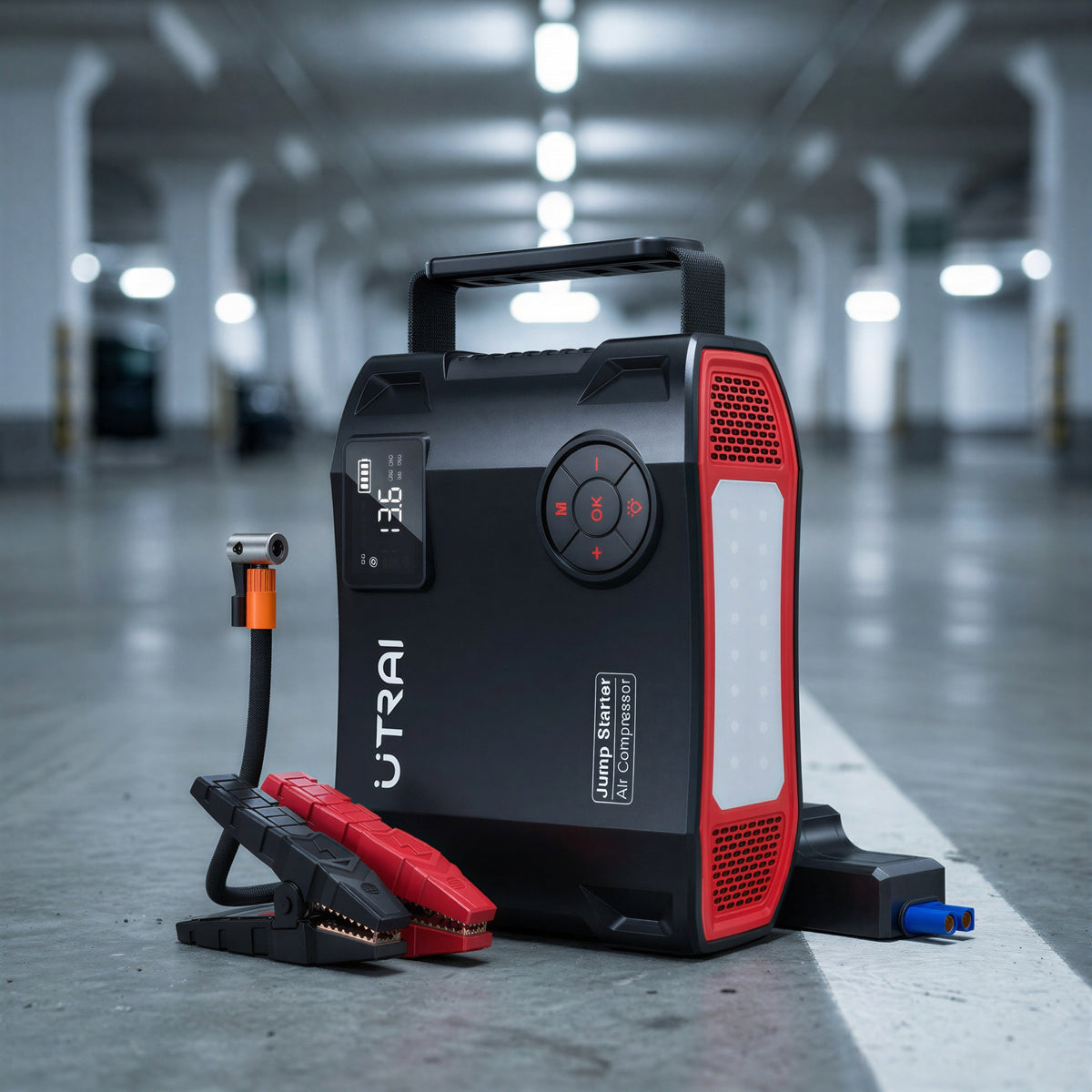 Booster de démarrage UTRAI 4 en 1 posé sur un parking
